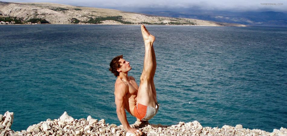 Tomas Rydval performing V-sit in Croatia